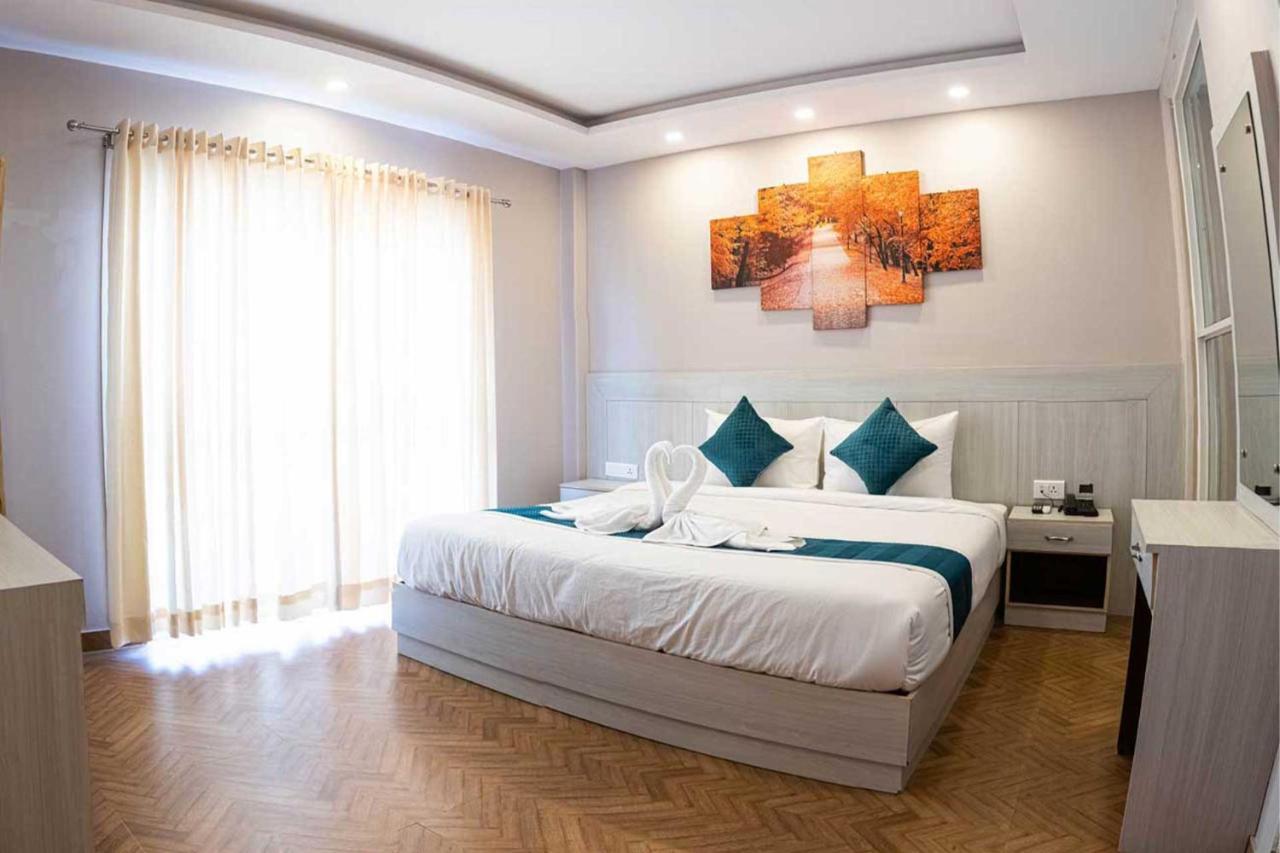 Majheri Resort And Spa Покхара Экстерьер фото